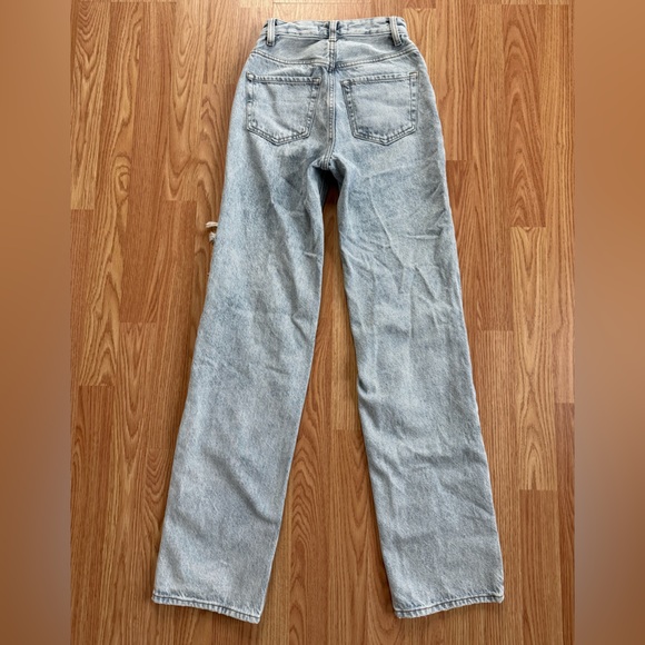 Women’s Pacsun 90s Boyfriend Light Wash Distressed Jeans - Picture 5 of 6
